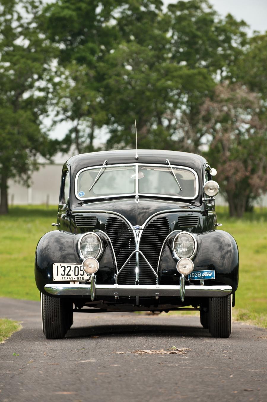  Ford DeLuxe 5-Window Coupe 1938 года  (фото 3 из 22)